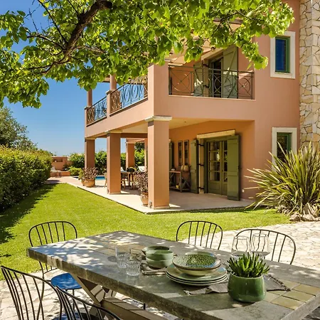 Willa Oleanna - Elena Svoronata