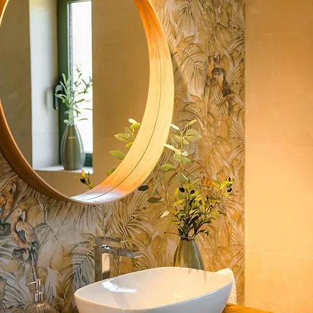 Oleanna - Elena Svoronata