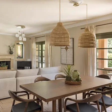Oleanna - Elena Вилла Свороната