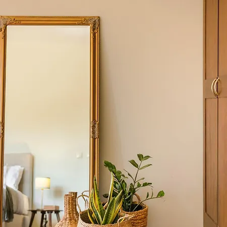 Oleanna - Elena Villa Svoronata