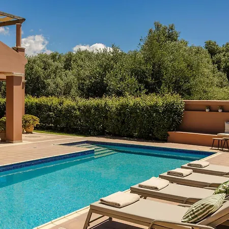 Oleanna - Elena Villa Svoronata